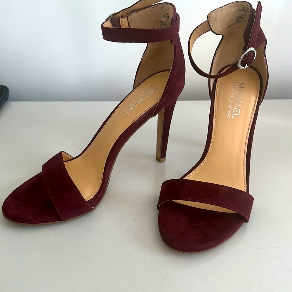 Sz 10 Burgundy Suede Stilettos